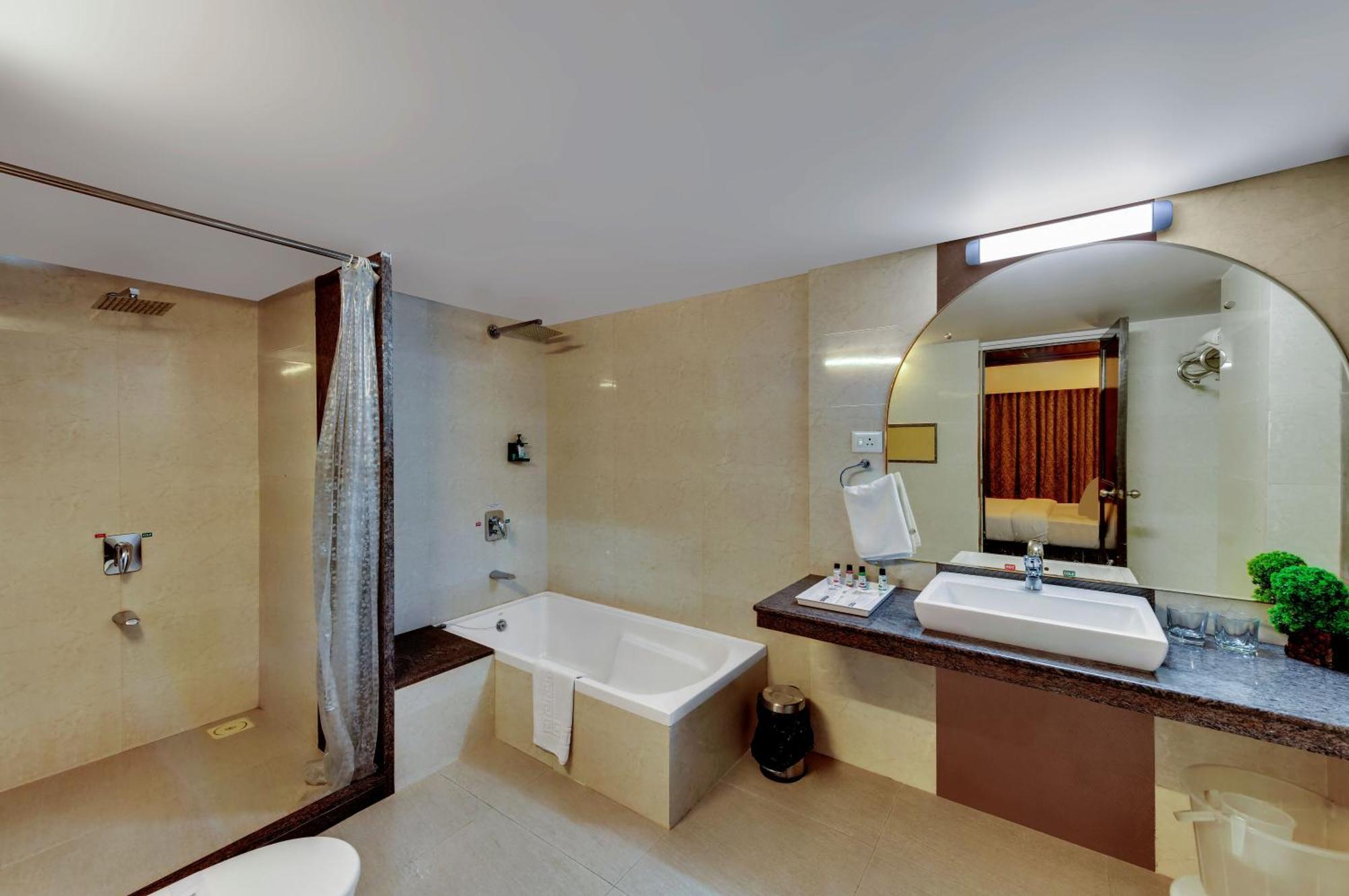 Quality Inn Regency, Nashik Ngoại thất bức ảnh