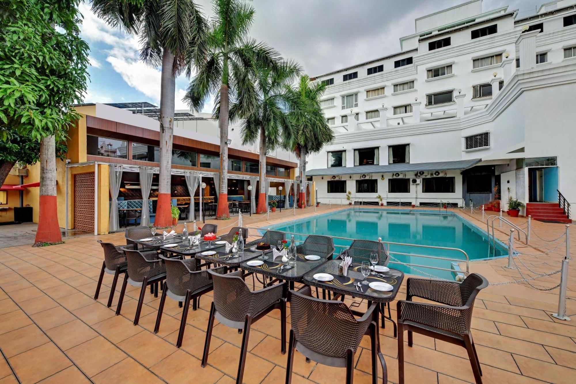 Quality Inn Regency, Nashik Ngoại thất bức ảnh