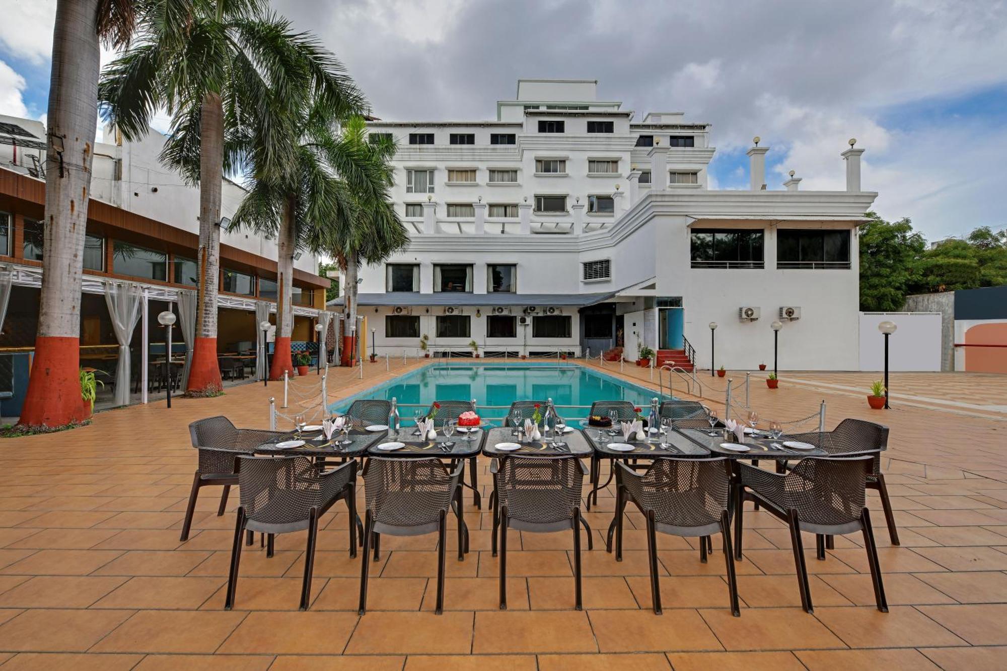 Quality Inn Regency, Nashik Ngoại thất bức ảnh