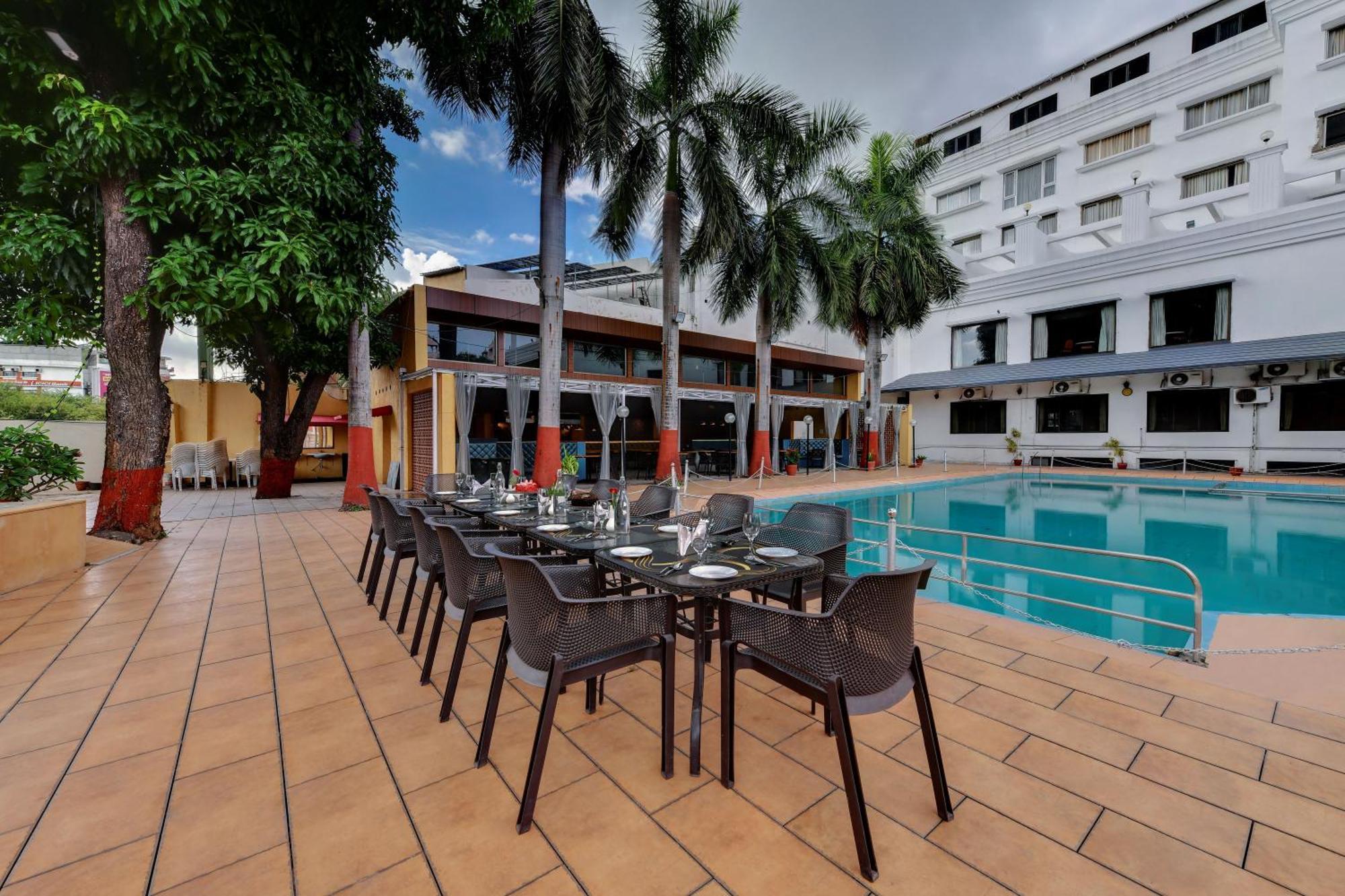 Quality Inn Regency, Nashik Ngoại thất bức ảnh